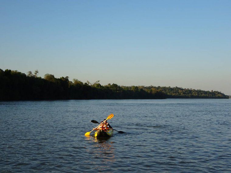 Two people on private kayaking tour on the Iguazu River