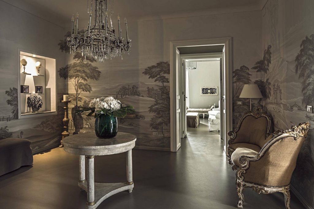 The lounge in one of the rooms at Seven Rooms Villadorata in Noto