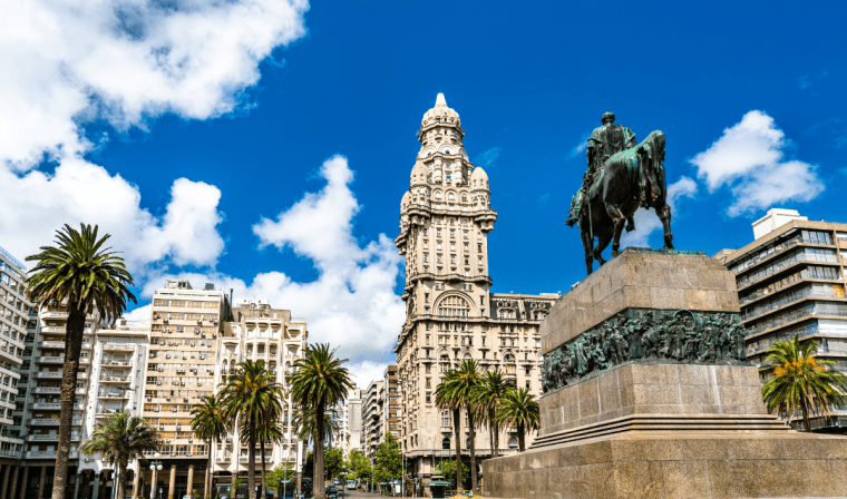 Plaza Independencia in Montevideo in Uruguay