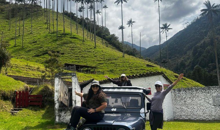 Private Jeep Willys tour in Colombia's Coffee Region during luxury tour