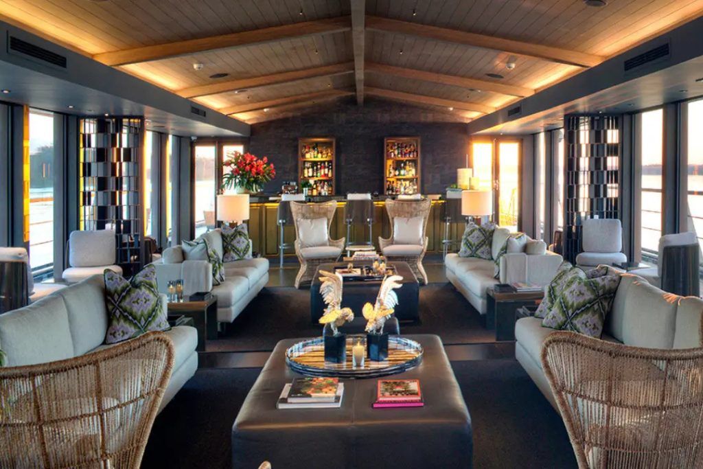 Interior of the Aqua Nera luxury boat in the Peruvian Amazon