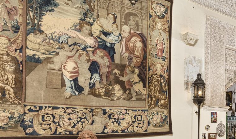 Interior of Palacio De Las Dueñas in seville during private tour