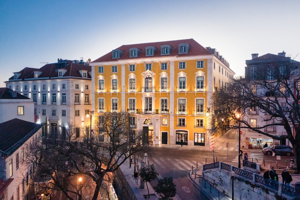The exterior of the Palacio Ludovice.