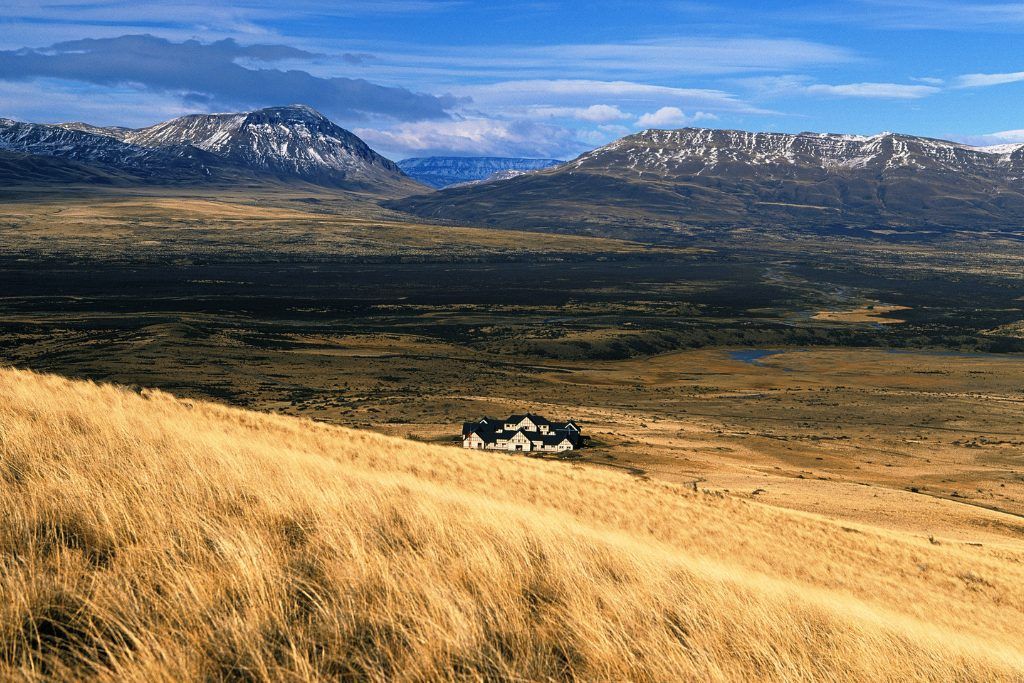 A view of Eolo set in the Patagonian steppe.