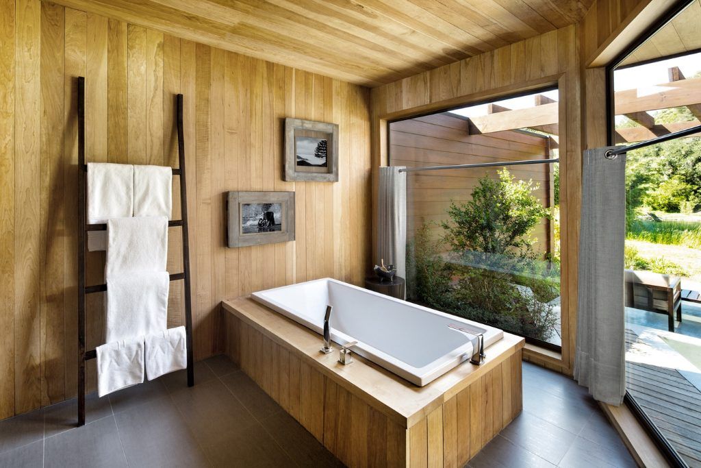 One of the spacious bathrooms at the Vira Vira lodge.