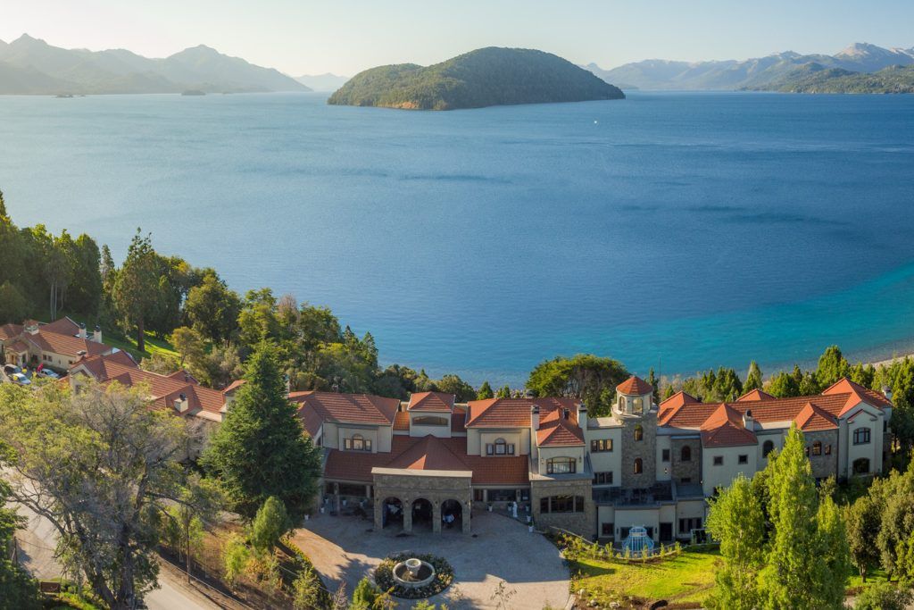 A view of Villa Beluno's property with the lake in the background.
