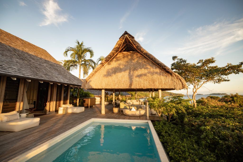 The pool and loungers on Islas Secas.