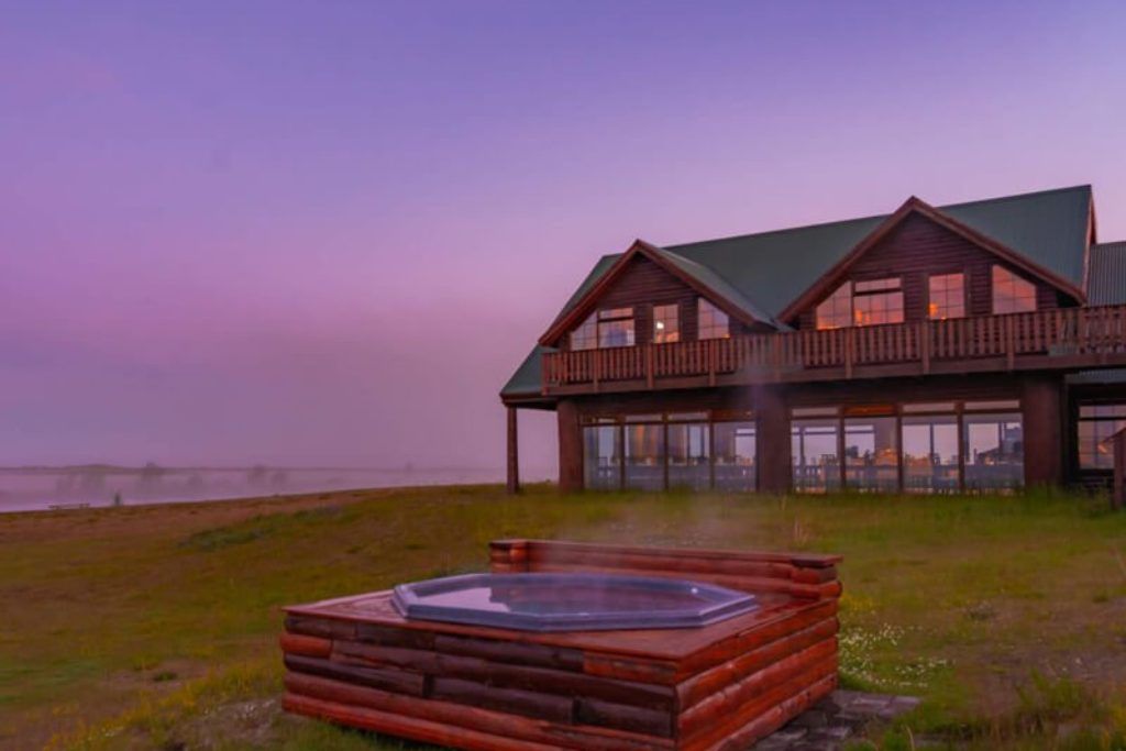 An outdoor jacuzzi at Hotel Rangá.