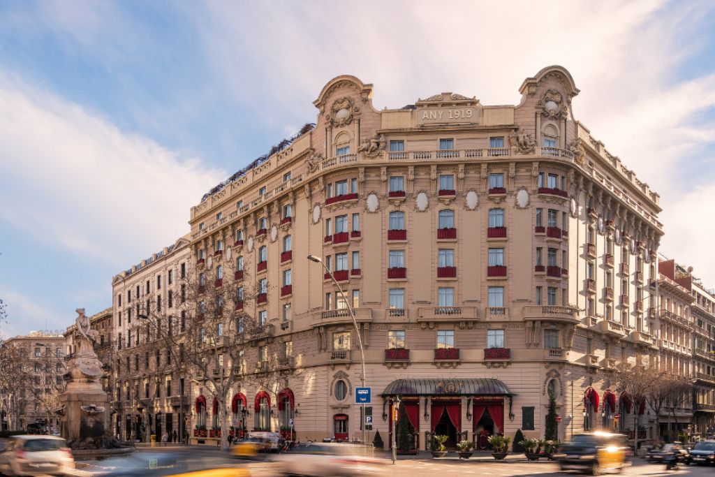 Exterior view of Barcelona's luxury Hotel El Palace during the day