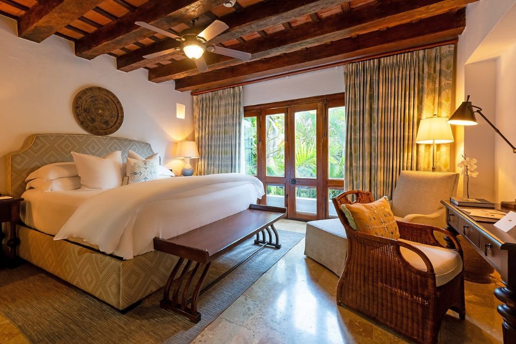 Luxury suite with garden view at Casa San Augustin in Cartagena in Colombia