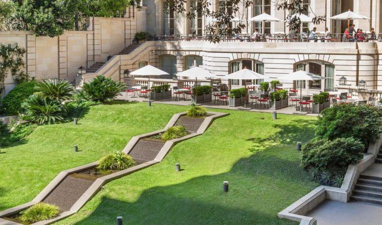 Exterior view of the gardens at the Palacio Duhau Park Hyatt in Buenos Aires