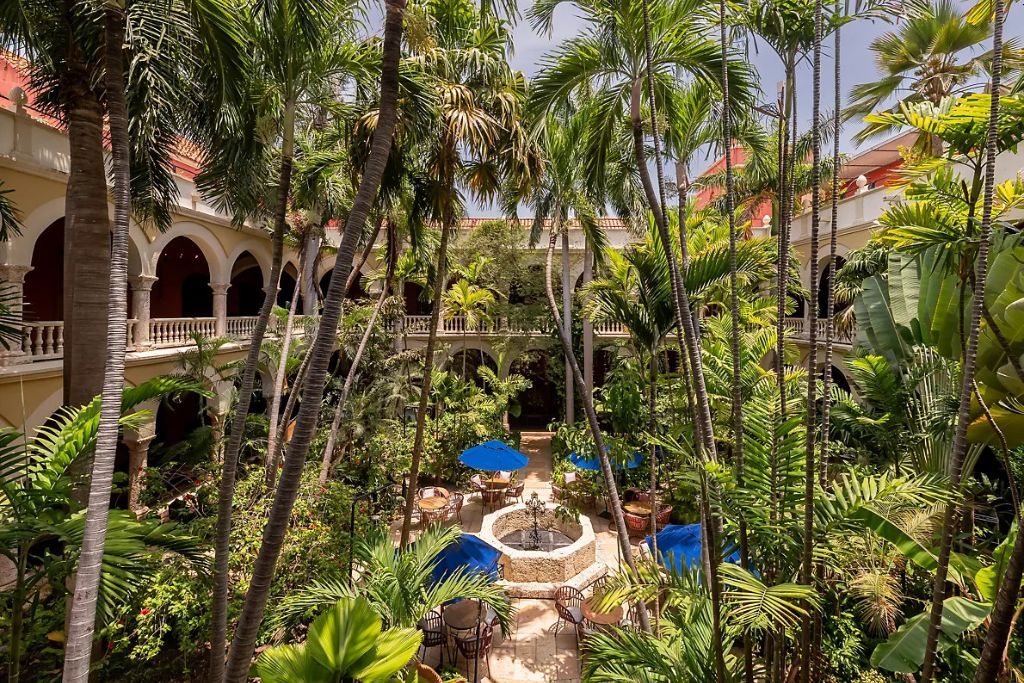 Lush gardens at the luxurious Sofitel Santa Clara hotel