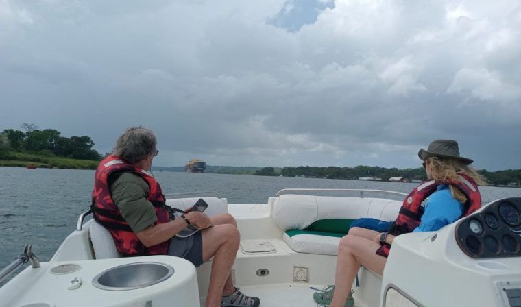 Couple enjoy private boating experience during luxury Panama tour
